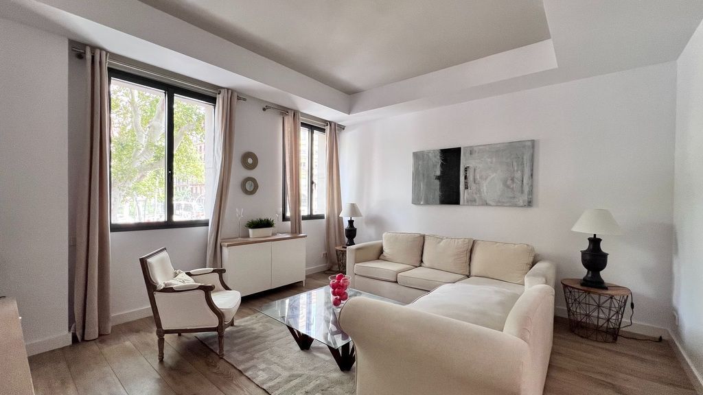 Sala de estar de Piso de alquiler en  Barcelona Capital con Aire acondicionado, Calefacción y Piscina