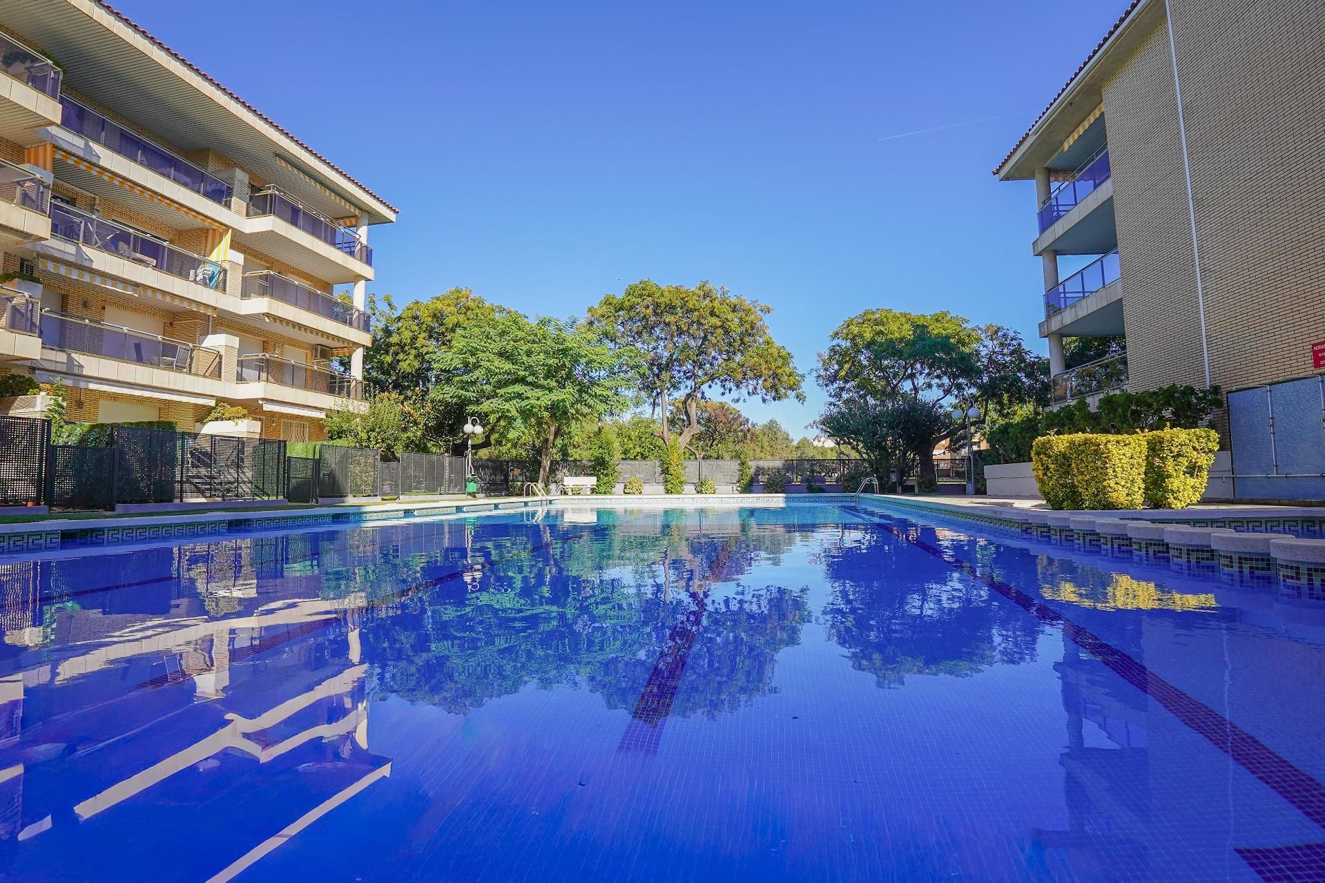 Swimming pool of Flat for sale in Cambrils  with Private garden, Terrace and Balcony