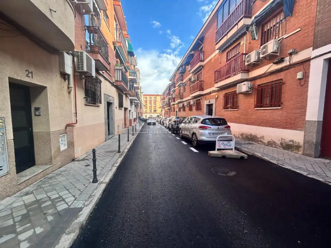 Exterior view of Garage for sale in Madrid
