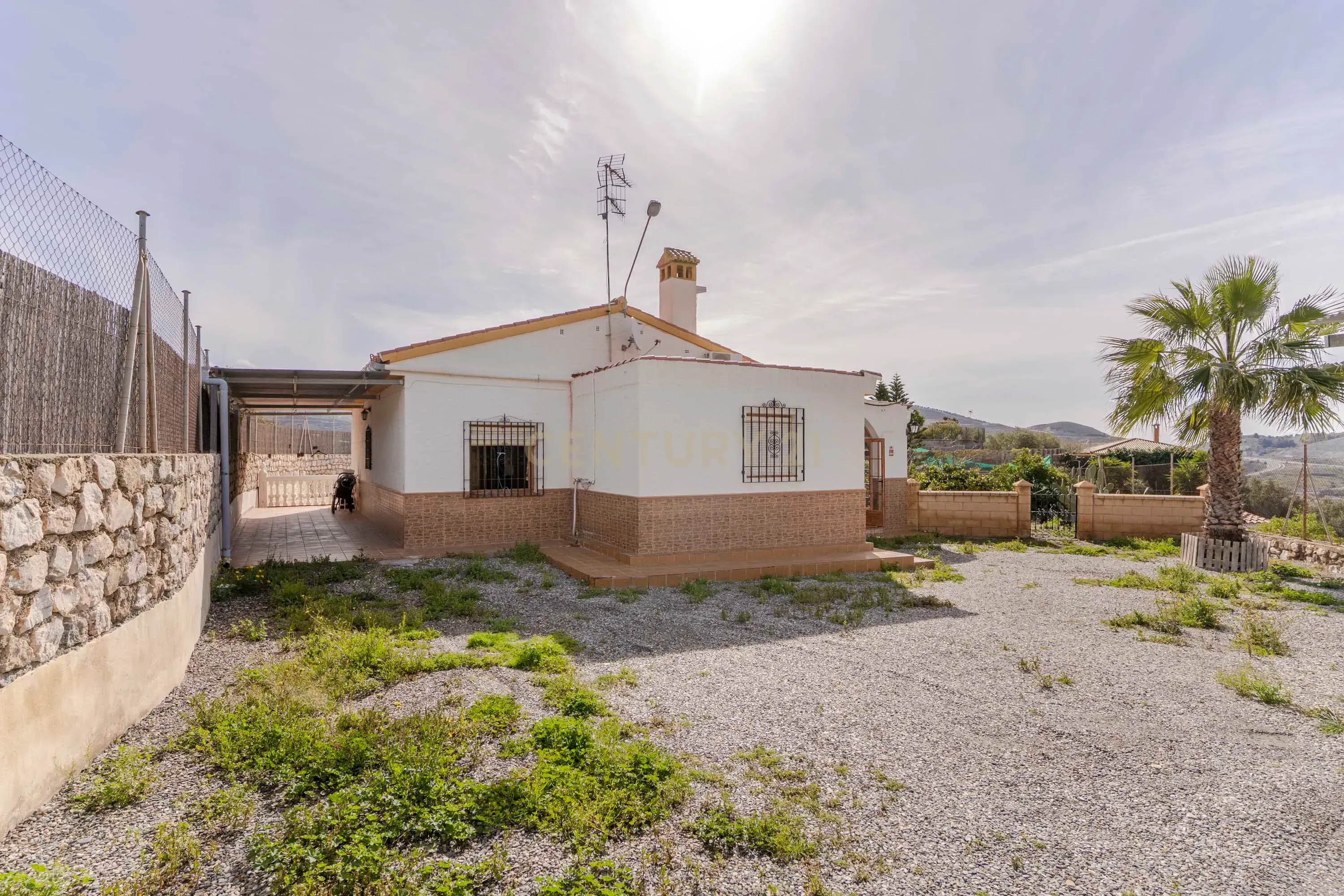 Vista exterior de Casa o xalet en venda en Vélez de Benaudalla amb Jardí privat i Piscina