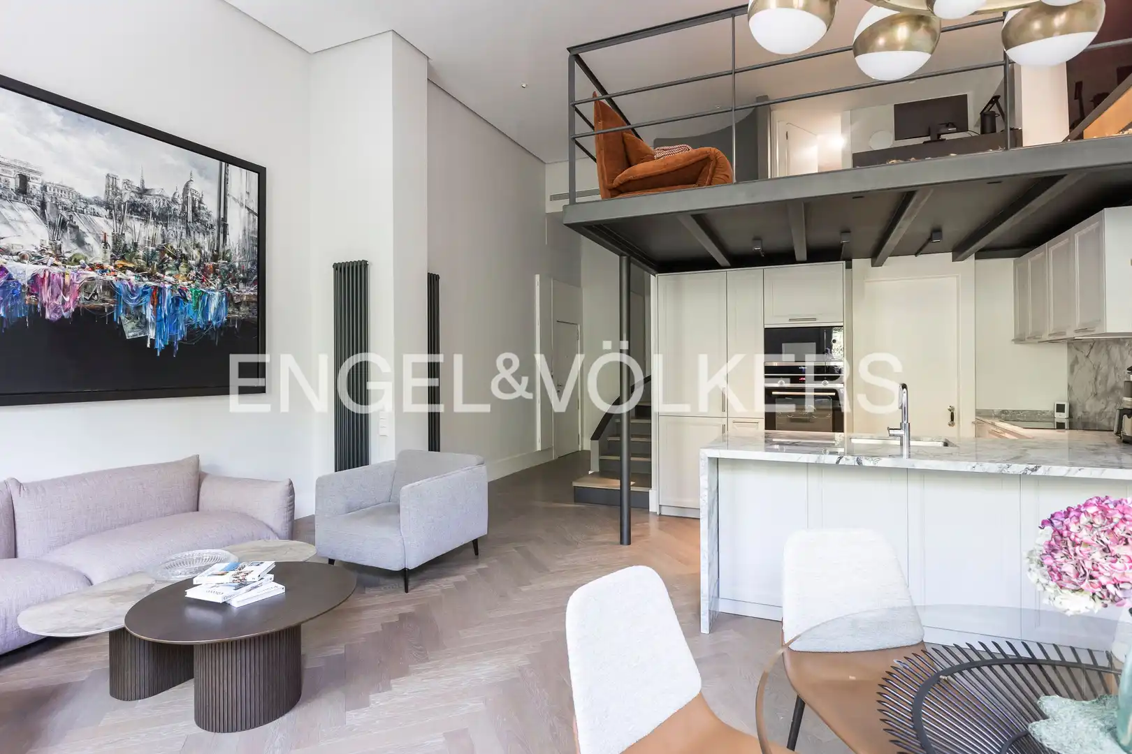 Living room of Flat for sale in Madrid  with Air Conditioner, Heating and Storage room