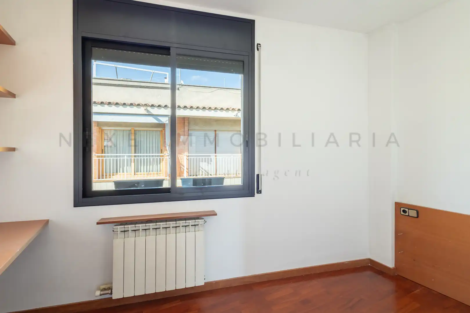 Habitación de Casa adosada en venta en Sabadell con Aire acondicionado, Calefacción y Parquet