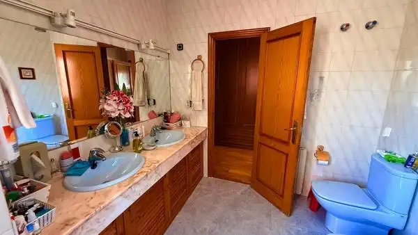 Bathroom of Houses for sale in Benidorm  with Swimming Pool, Furnished and Oven