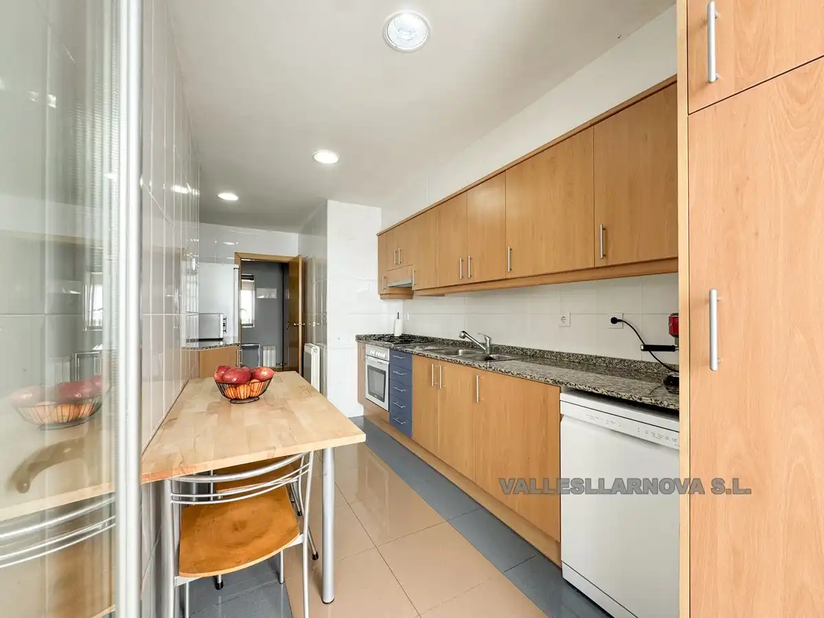 Kitchen of Flat for sale in Mollet del Vallès  with Parquet flooring, Storage room and Balcony