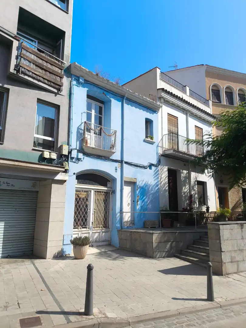 Vista exterior de Casa adosada en venta en Caldes d'Estrac con Calefacción, Parquet y Amueblado