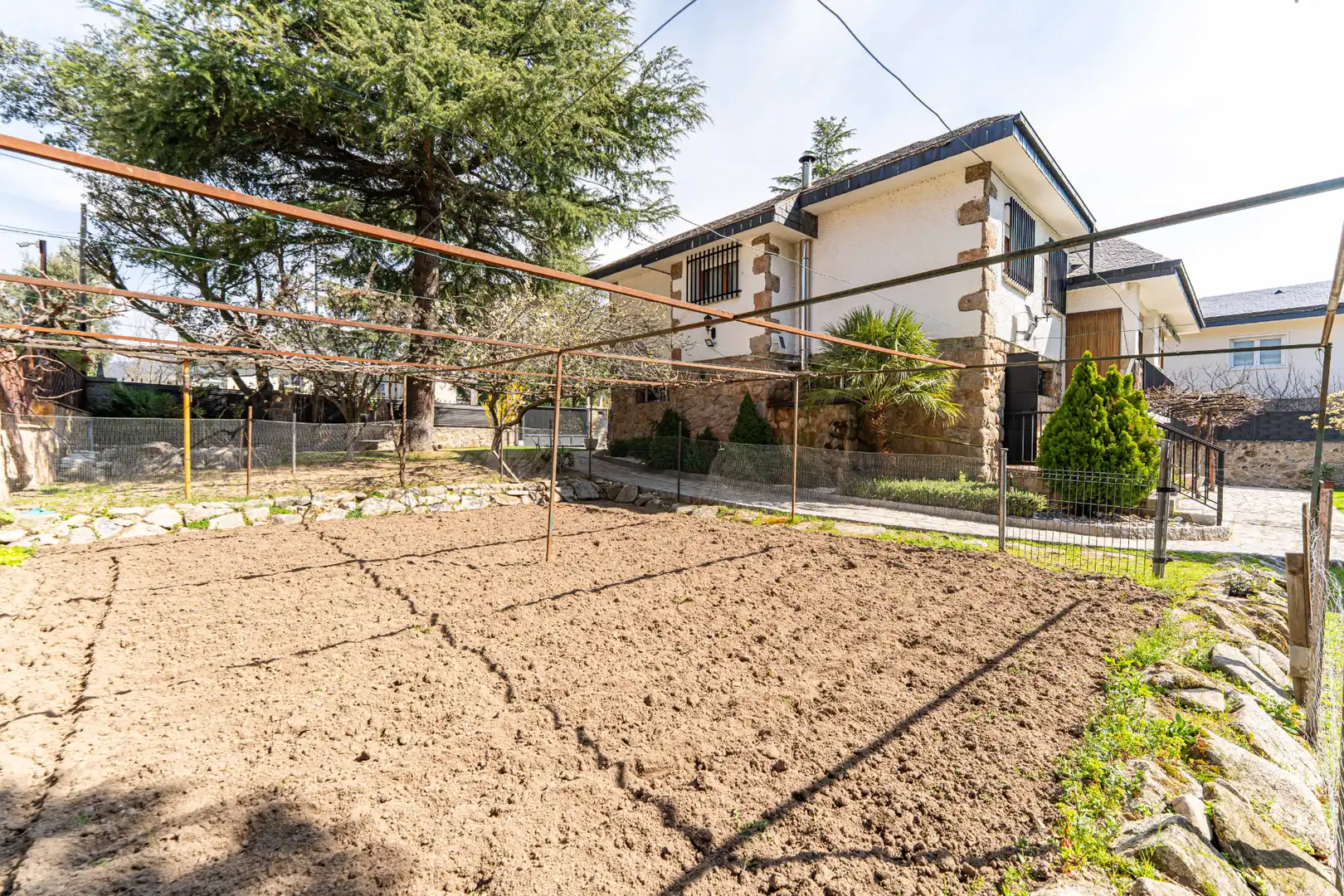 Garden of Houses for sale in Alpedrete  with Furnished