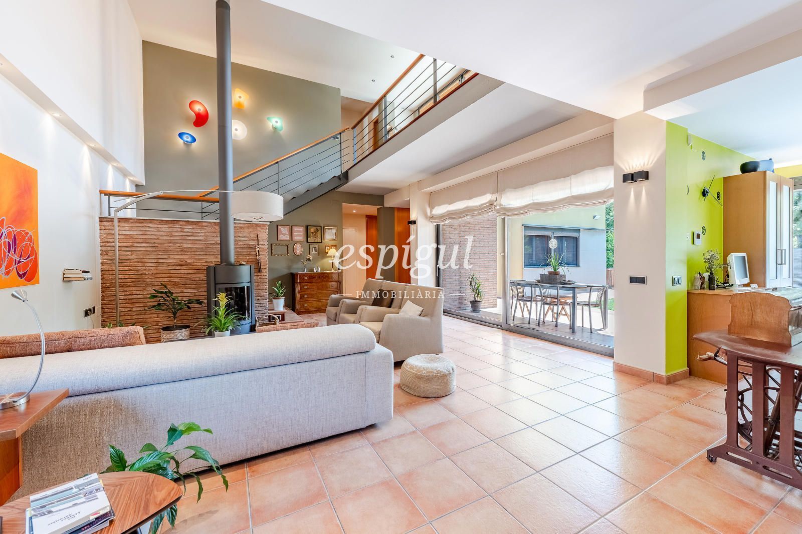 Sala de estar de Casa o chalet en venta en Sant Cugat del Vallès con Aire acondicionado, Calefacción y Parquet