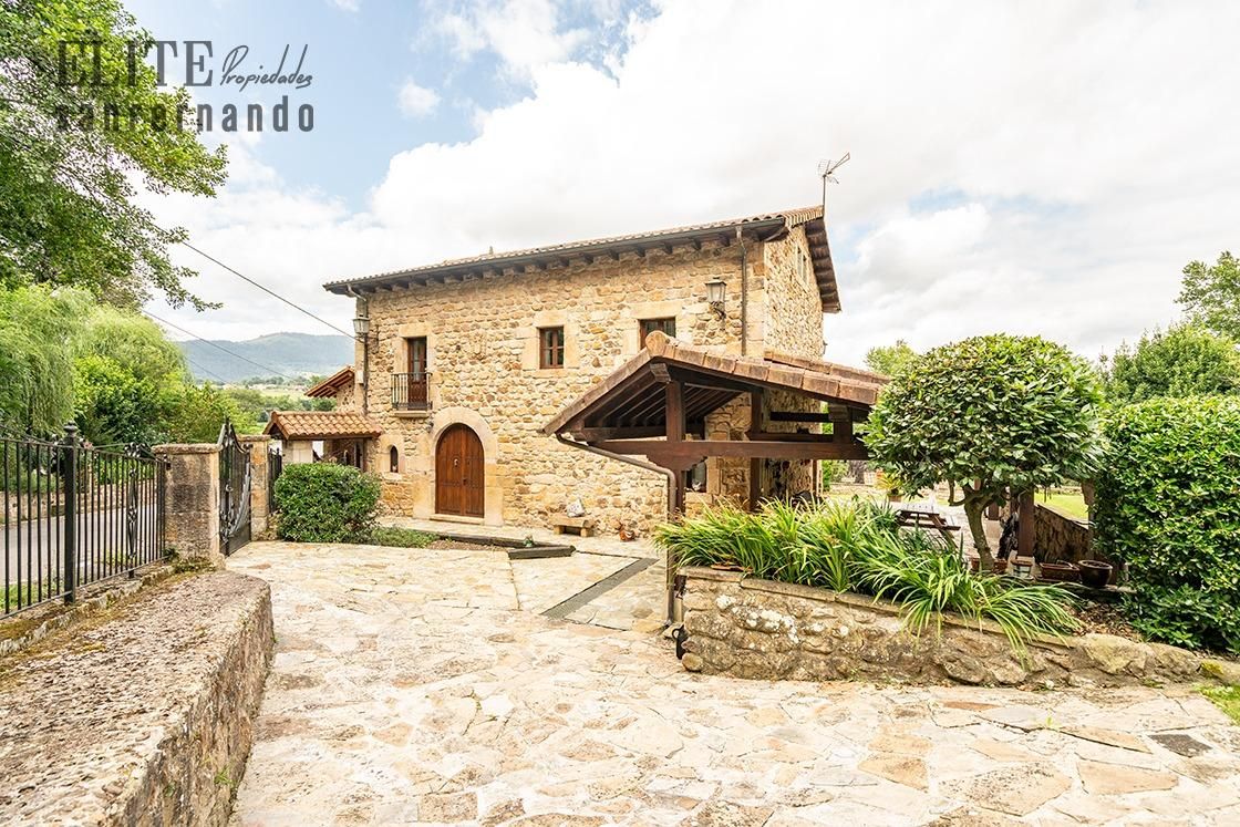 Außenansicht von Country house zum verkauf in Santa María de Cayón mit Heizung, Privatgarten und Terrasse