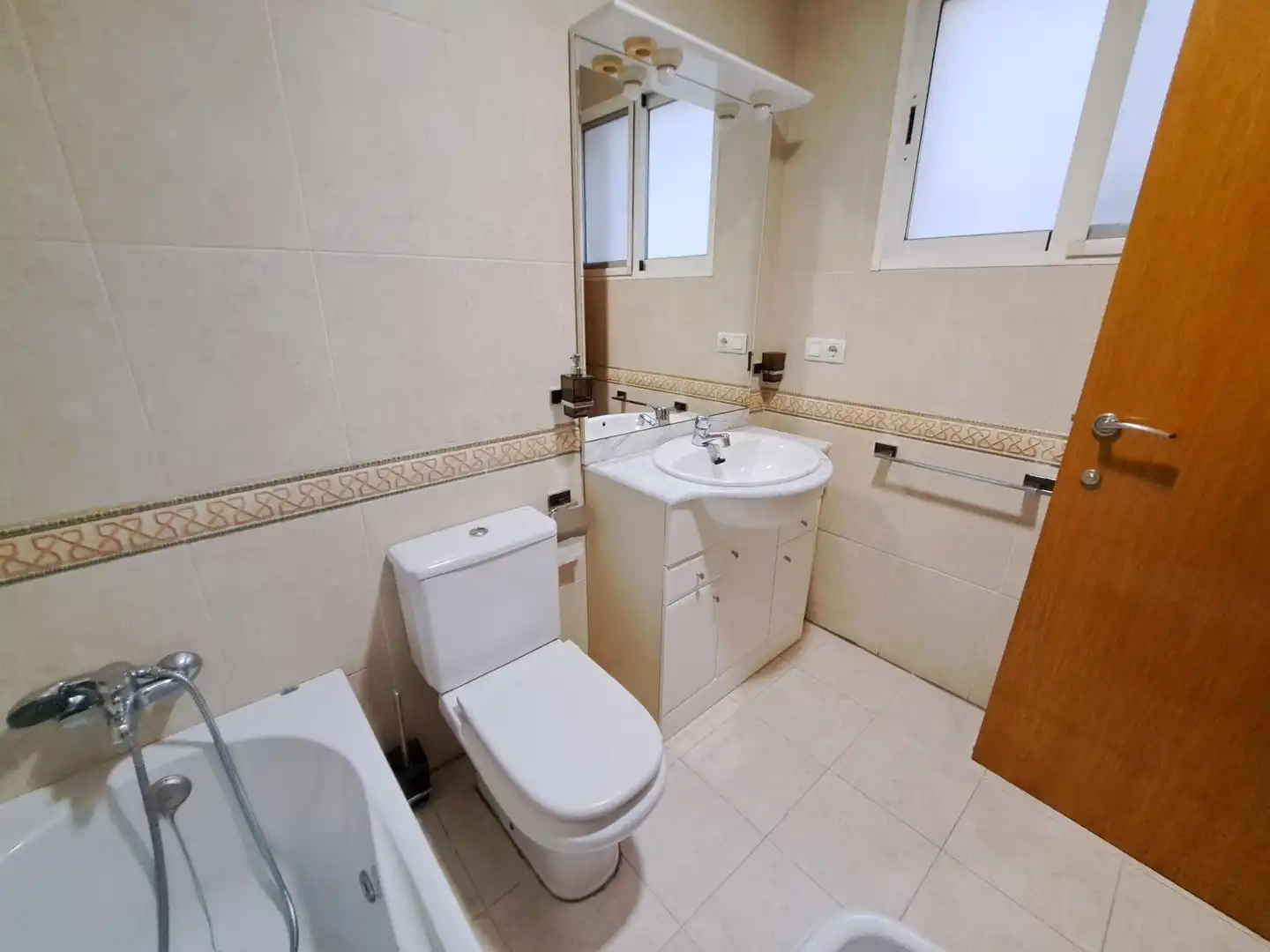 Bathroom of Detached homes for sale in Alzira  with Air Conditioner, Heating and Terrace