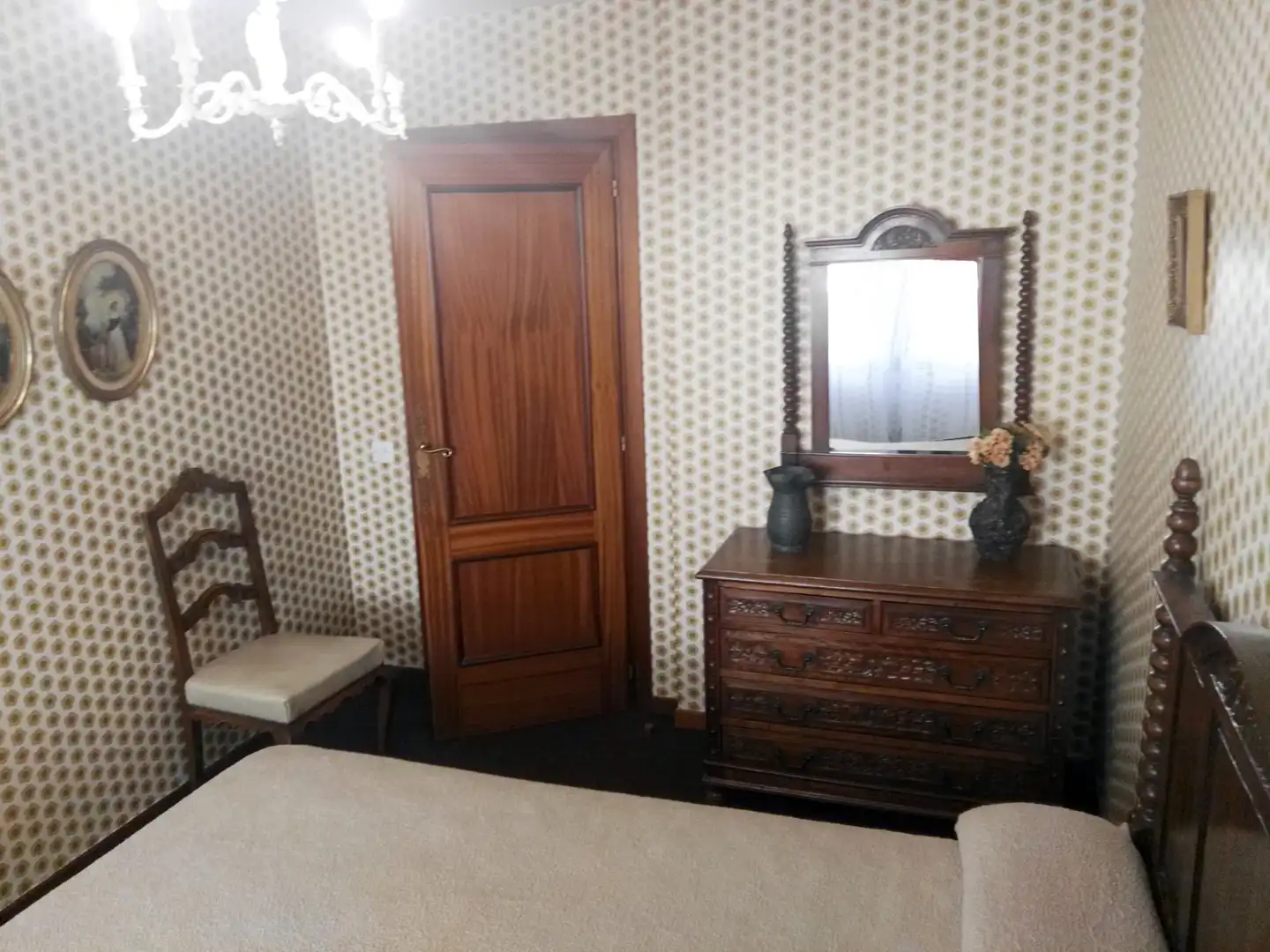 Bedroom of Houses for sale in Valle de Sedano  with Heating, Private garden and Parquet flooring