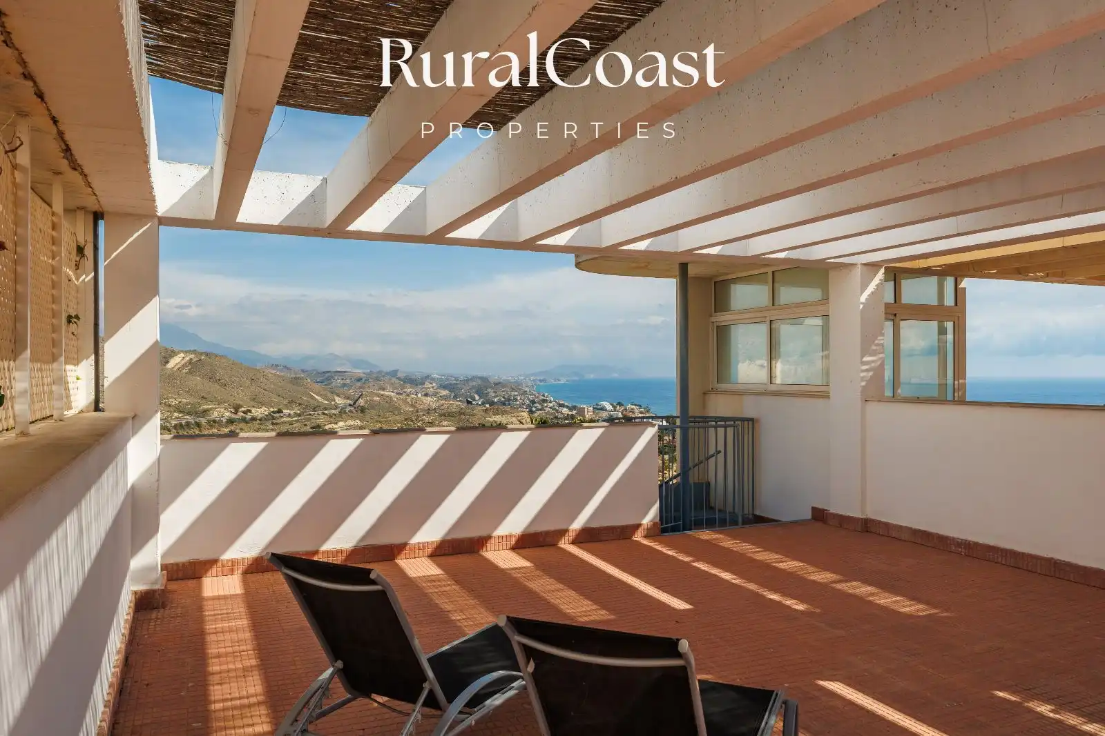 Vista exterior de Ático en venta en El Campello con Aire acondicionado, Calefacción y Terraza