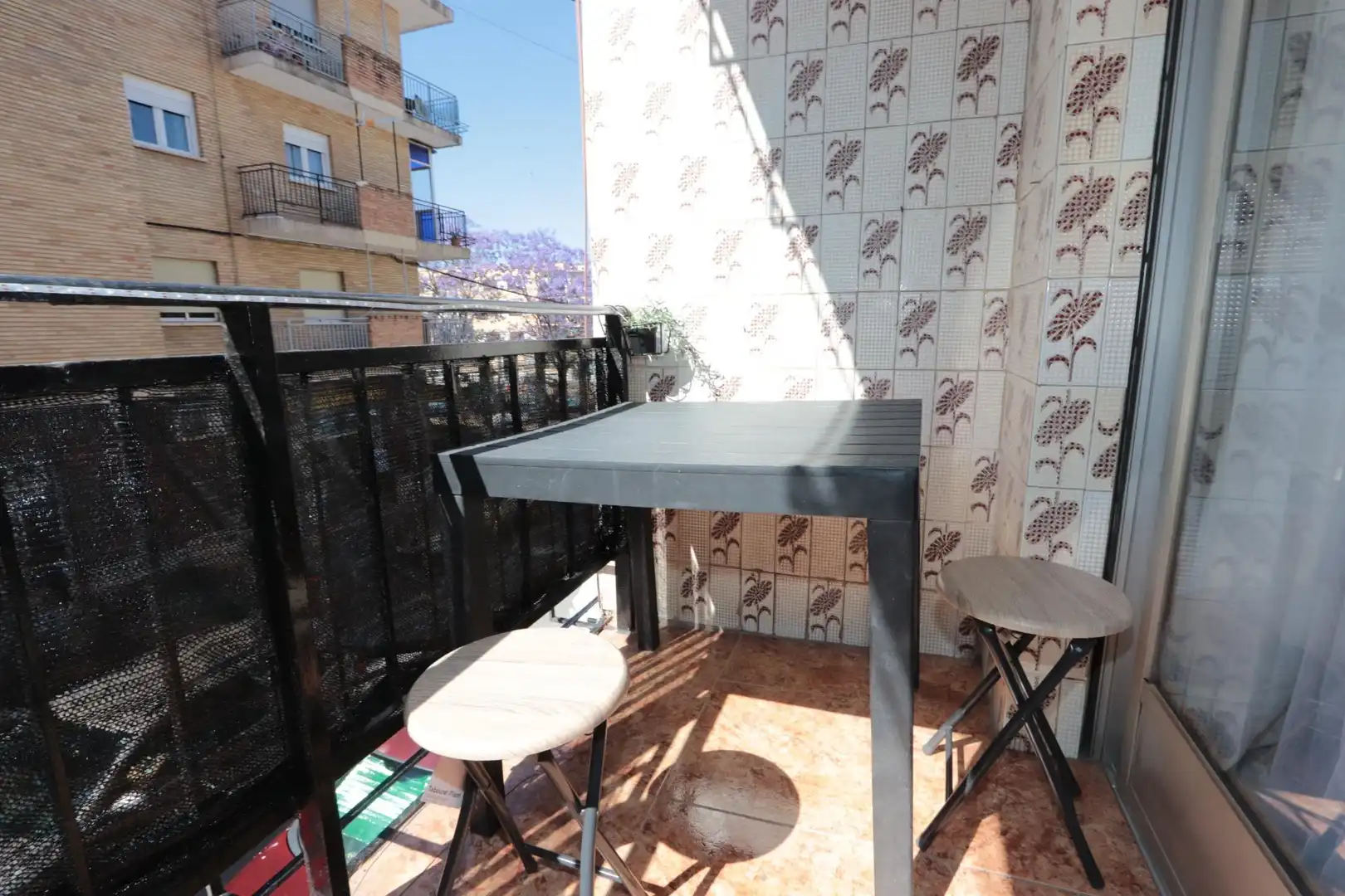 Terraza de Piso para compartir en Cartagena con Amueblado y Balcón