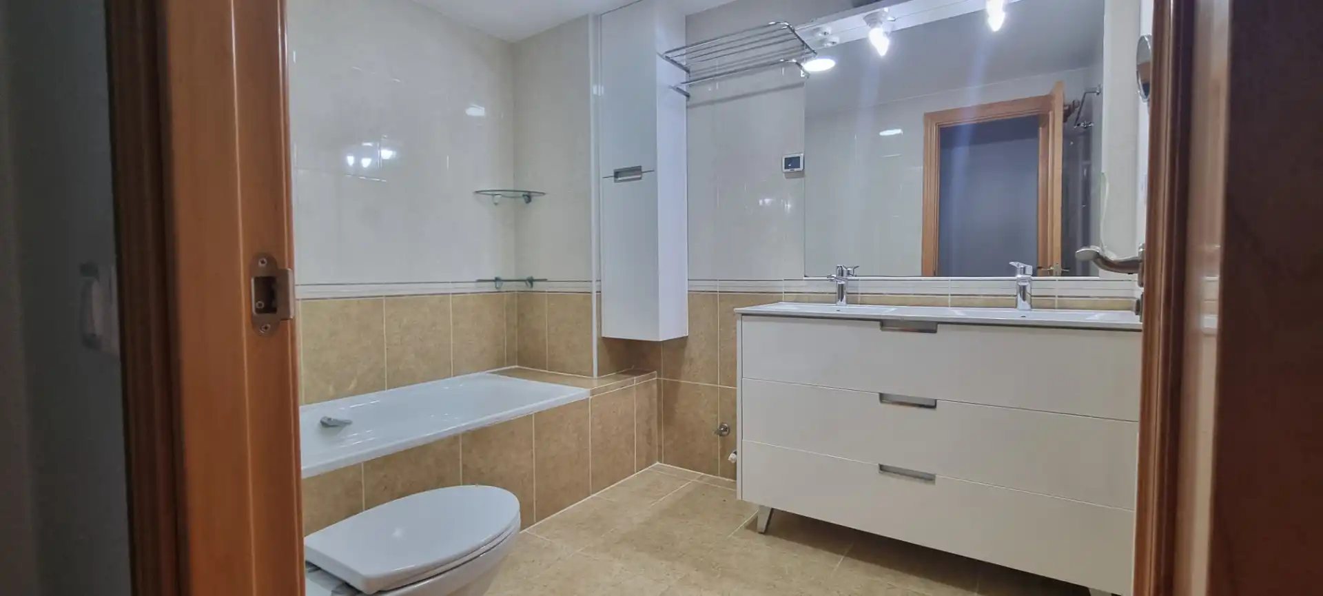 Bany de Pis en venda en Torrefarrera amb Aire condicionat, Terrassa i Balcó