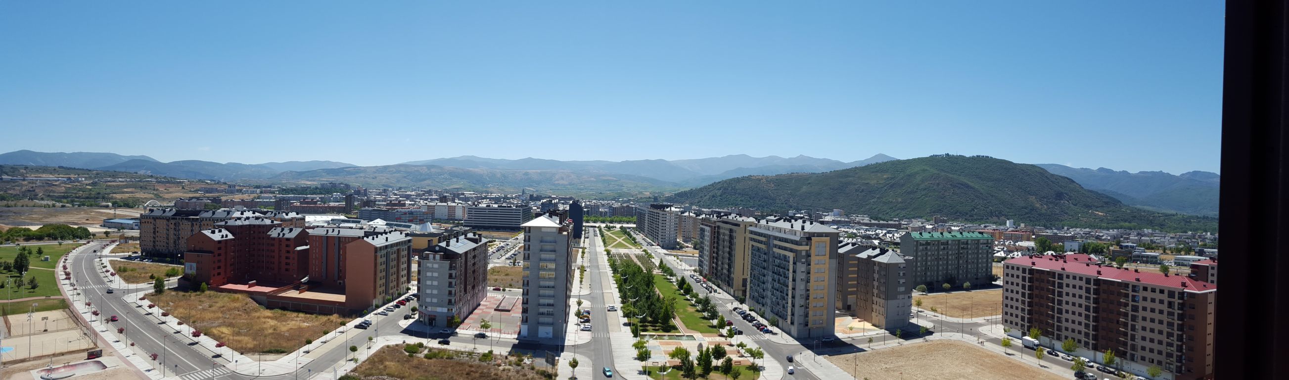 Vista exterior de Apartament en venda en Ponferrada amb Aire condicionat, Calefacció i Traster