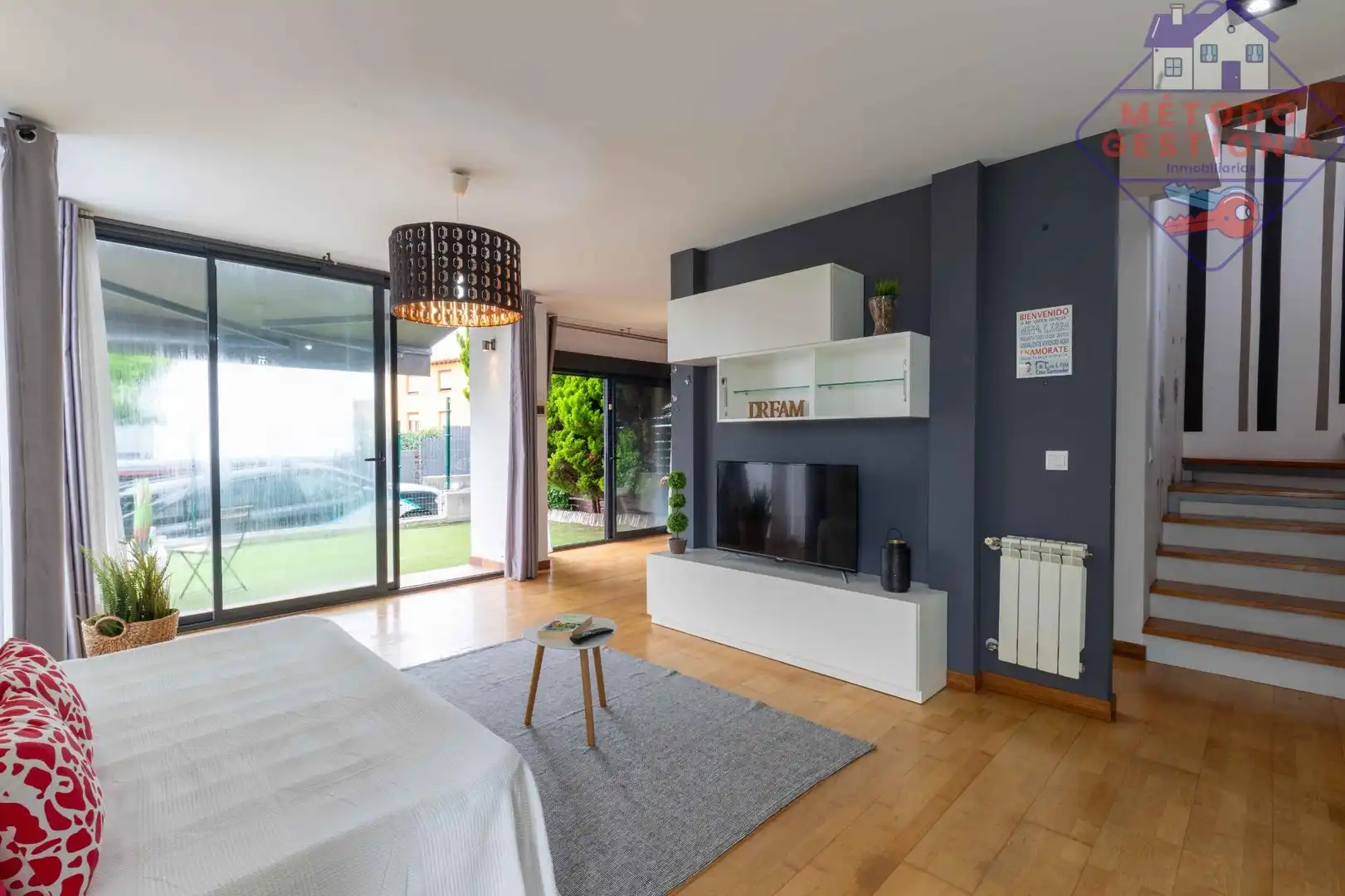 Sala d'estar de Casa o xalet en venda en Suances amb Calefacció, Jardí privat i Terrassa