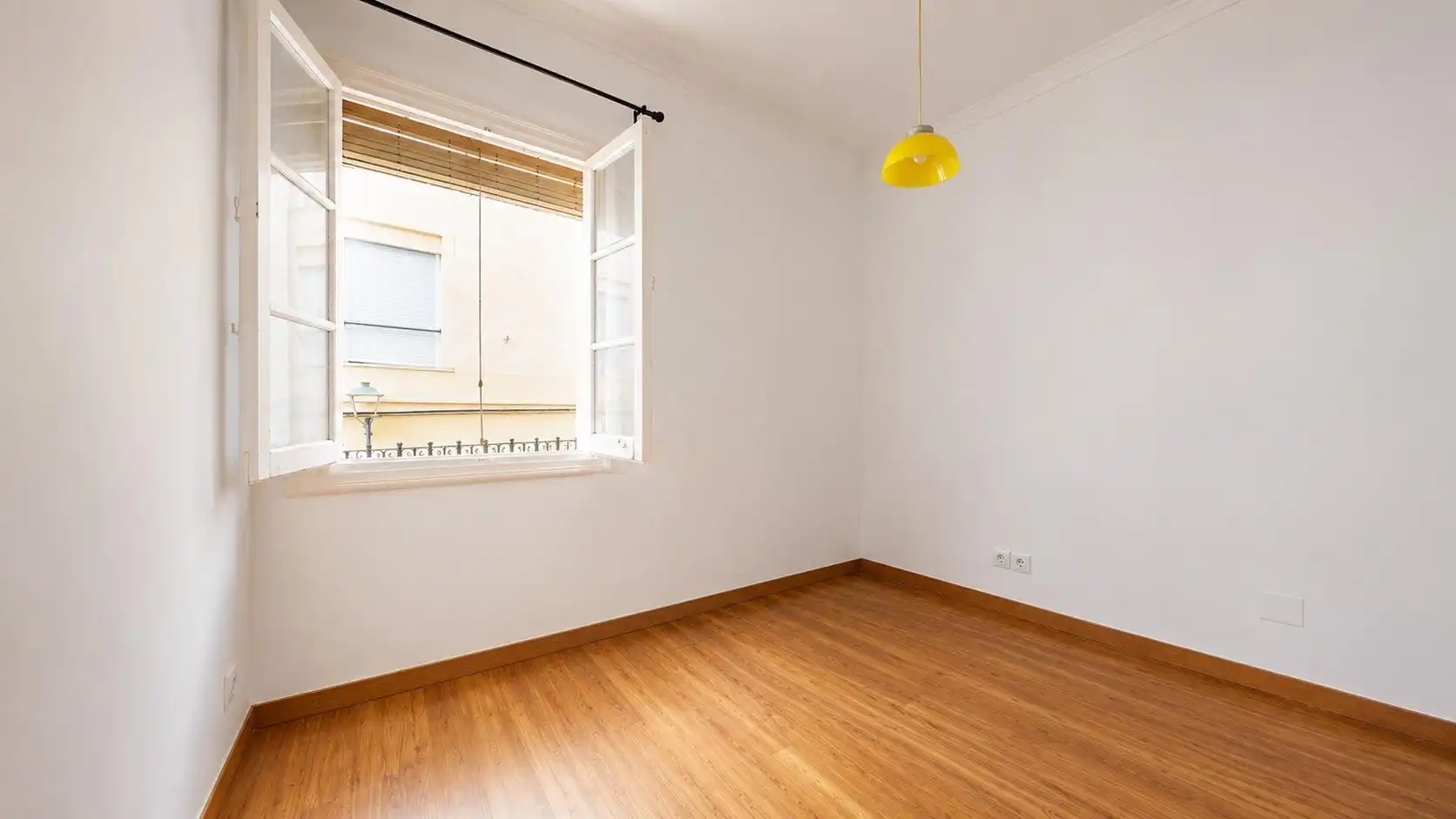 Habitación de Piso en venta en Almería con Aire acondicionado, Calefacción y Balcón