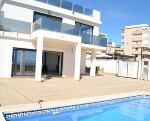 Piscina de Casa o xalet en venda en Torrevieja amb Aire condicionat, Calefacció i Jardí privat