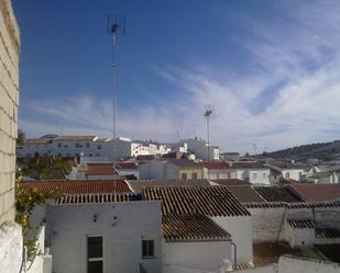 Vista exterior de Casa o xalet en venda en Santiago de Calatrava amb Terrassa