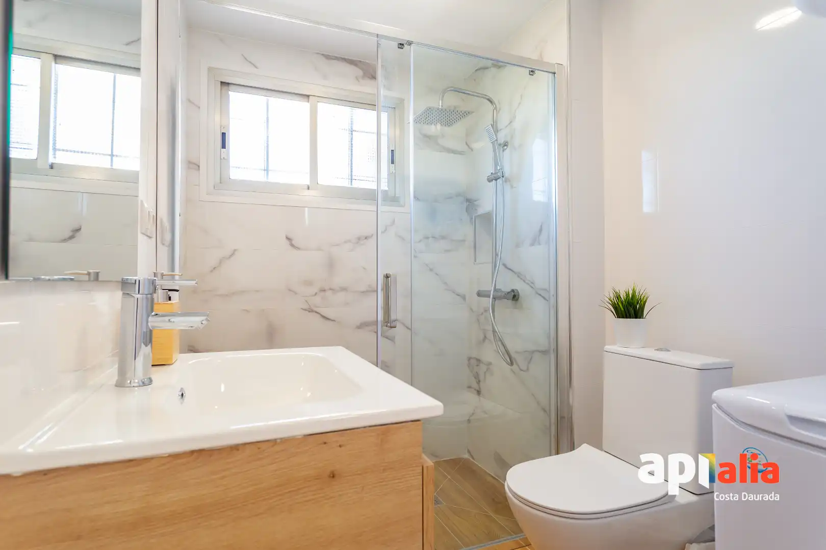 Badezimmer von Wohnung zum Verkauf in Vila-seca mit Klimaanlage, Heizung und Gemeinschaftspool
