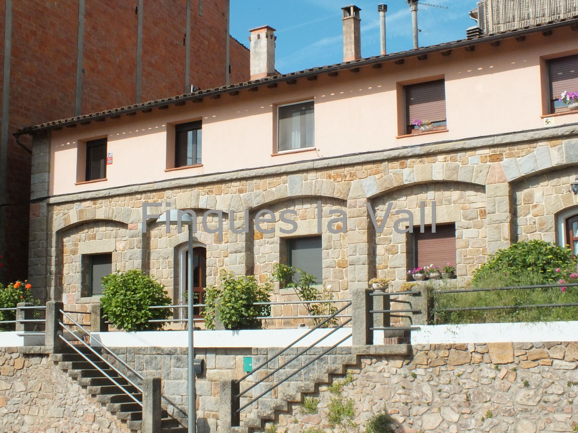 Vista exterior de Pis en venda en Sant Hilari Sacalm amb Calefacció, Terrassa i Alarma