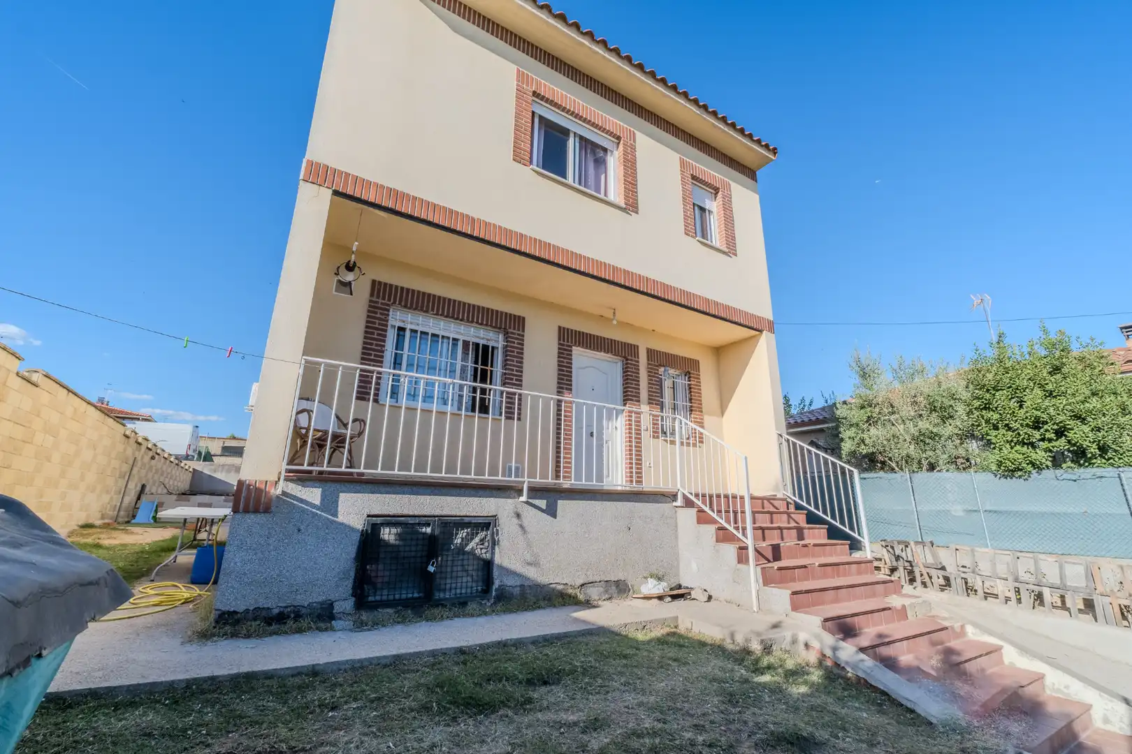 Detached house with garden for sale in Avenida Juan Pablo II, imagen 2