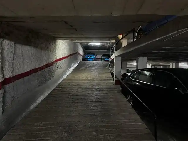 Parkplatz von Garage zum Verkauf in Girona