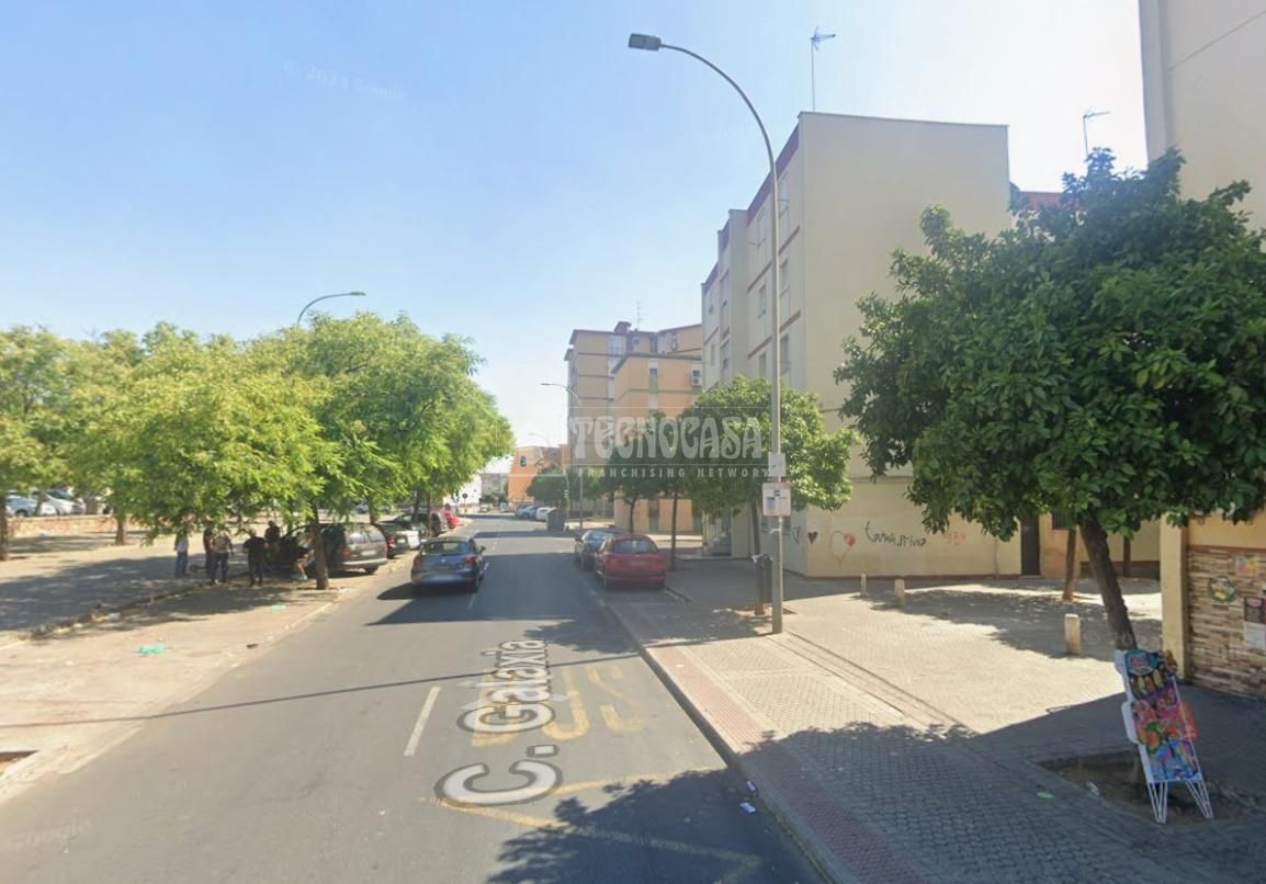 Vista exterior de Piso en venta en  Sevilla Capital con Aire acondicionado