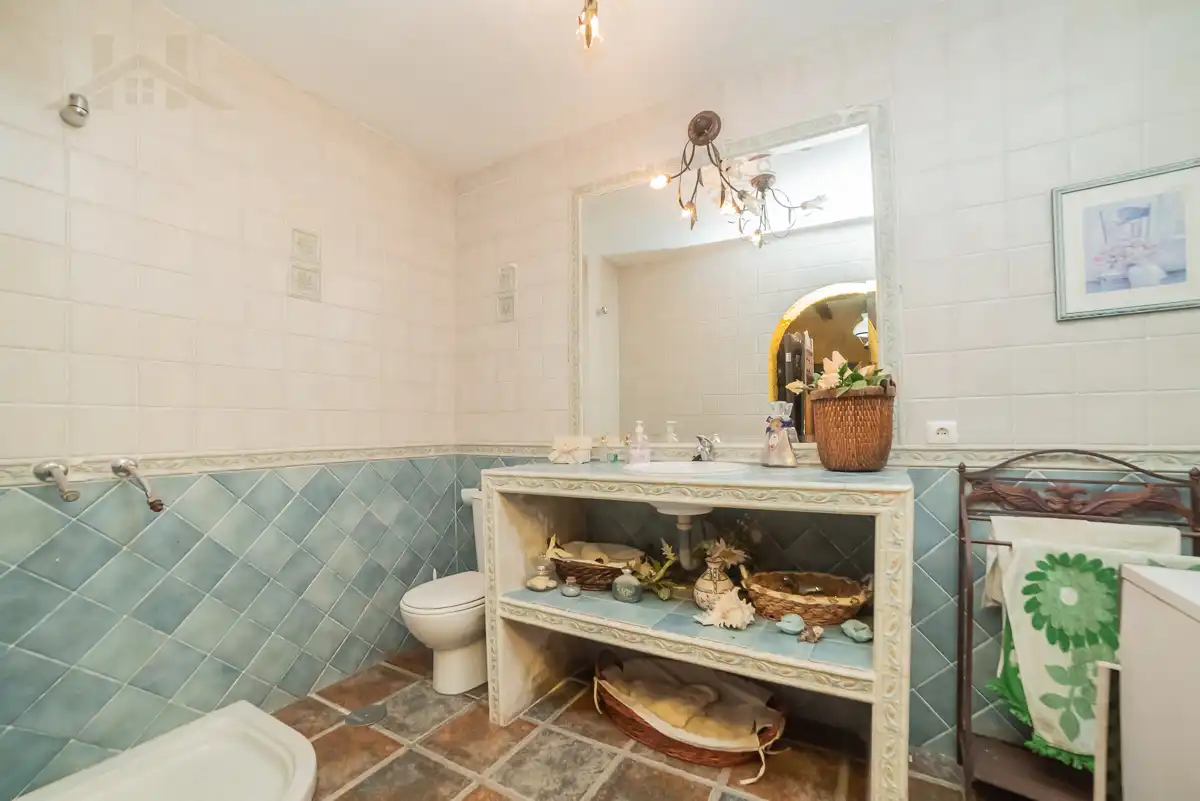 Bathroom of Houses for sale in Arroyomolinos (Madrid)  with Air Conditioner, Heating and Private garden