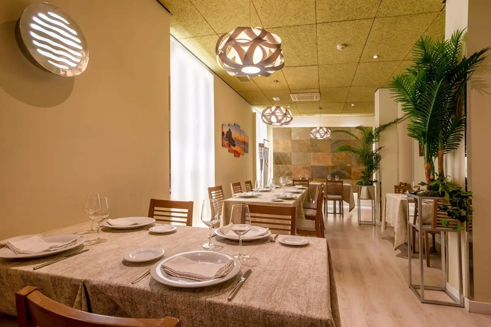 Comedor de Local en traspaso en Sevilla con Amueblado