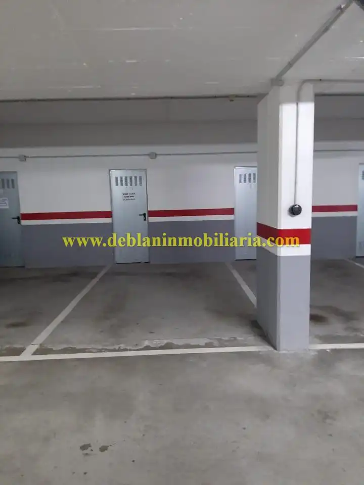Parkplatz von Garage zum Verkauf in A Coruña Capital 