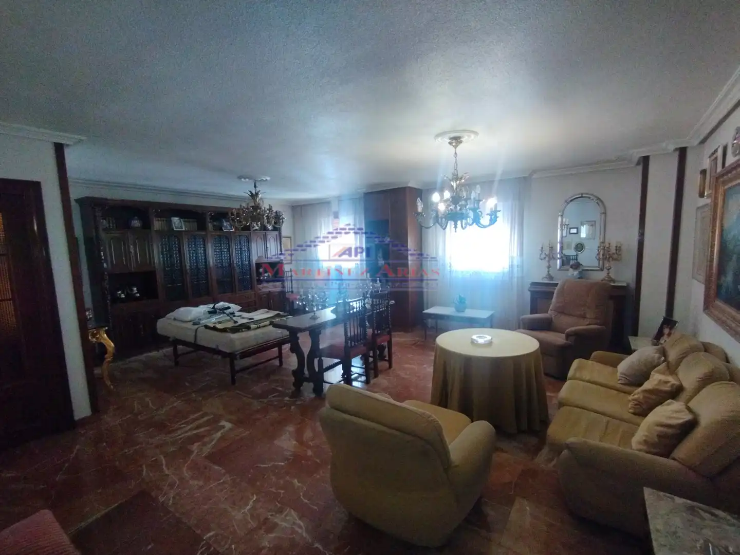 Sala d'estar de Pis en venda en Jaén amb Calefacció