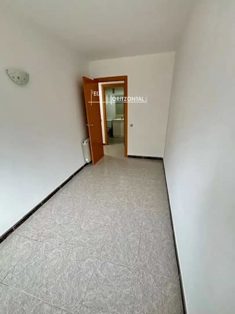 Flat for rent in Sabadell  with Heating