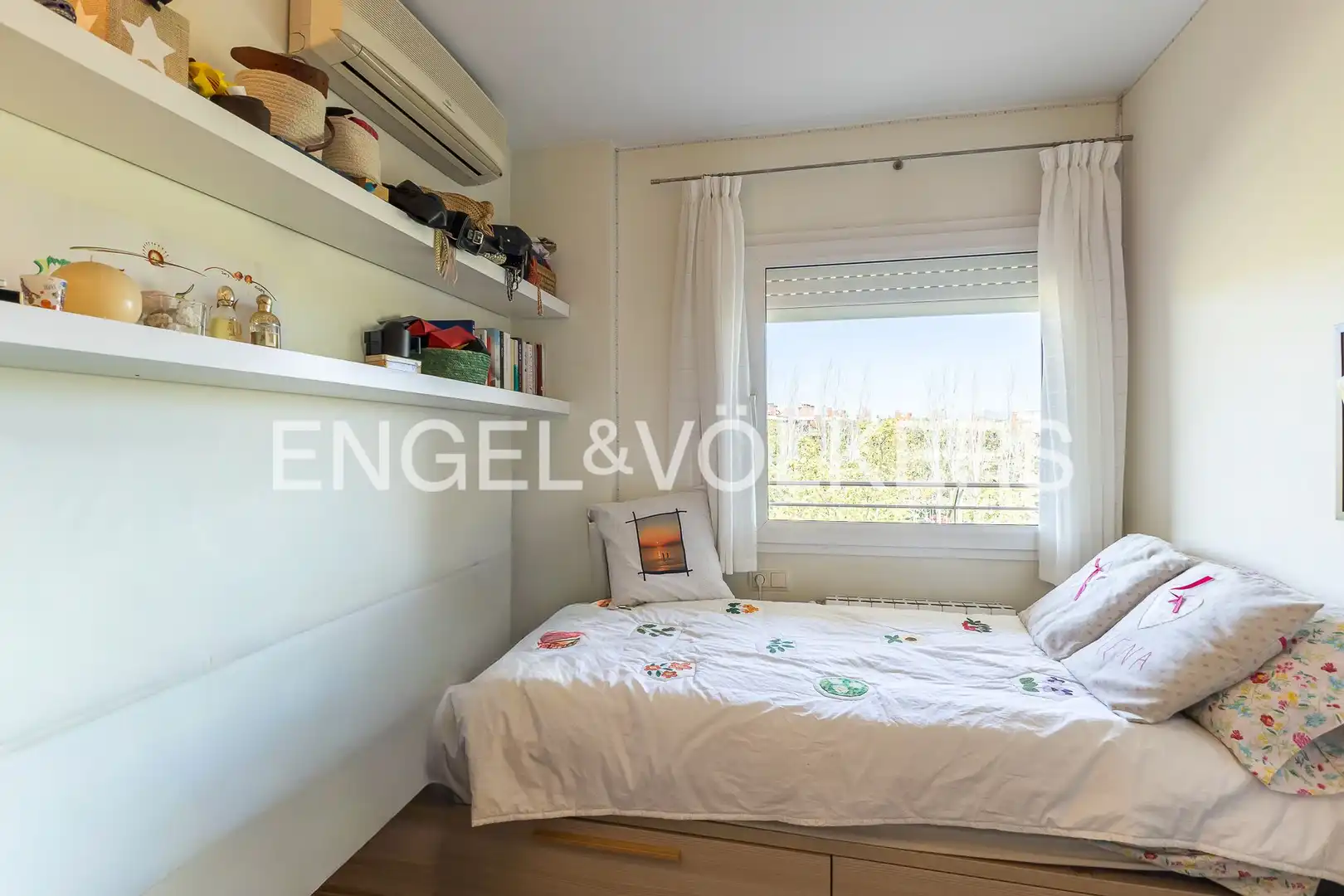 Habitación de Piso en venta en Sant Cugat del Vallès con Aire acondicionado, Calefacción y Parquet
