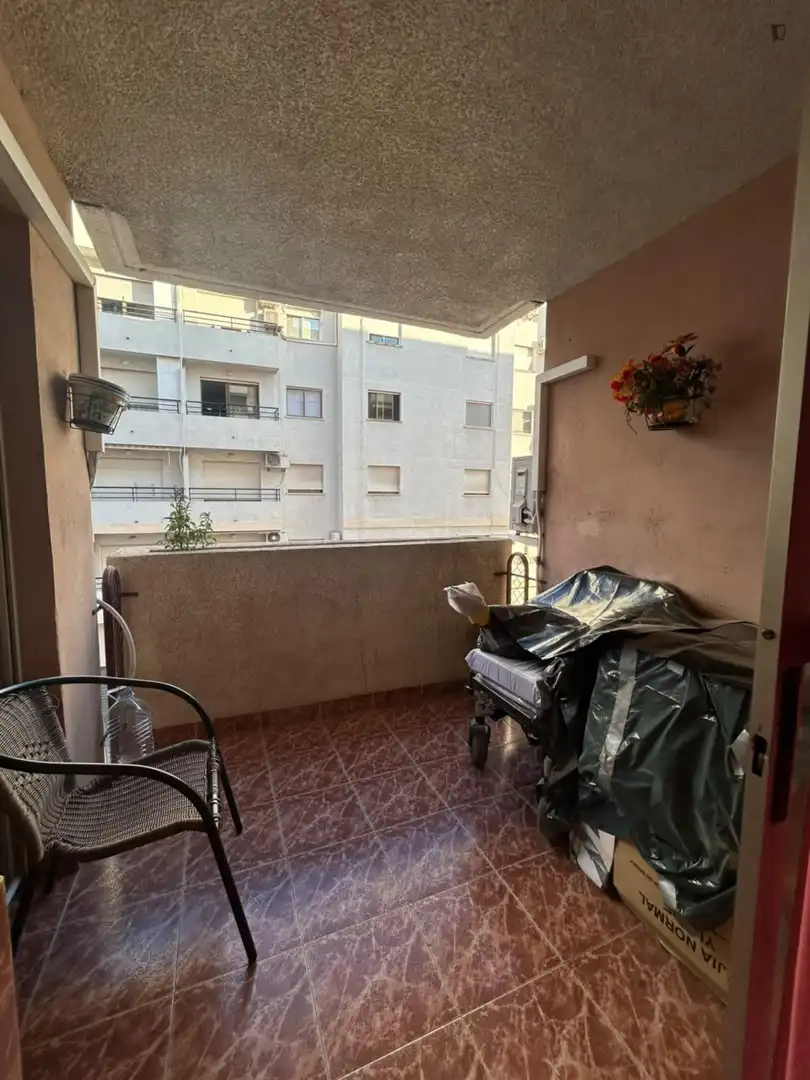 Terrassa de Apartament per a compartir en Mislata amb Moblat, Forn i Rentadora