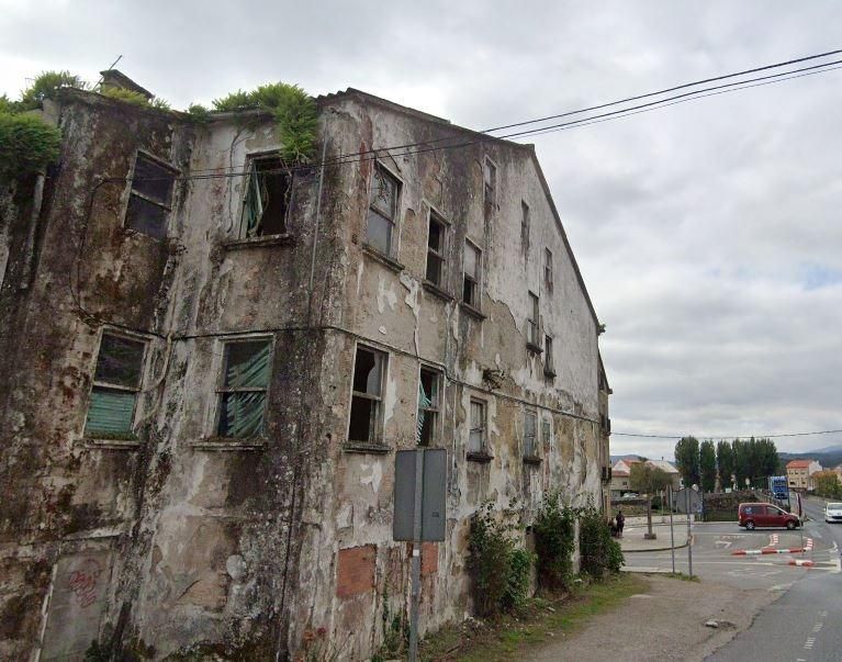 Exterior view of Building for sale in Pontecesures