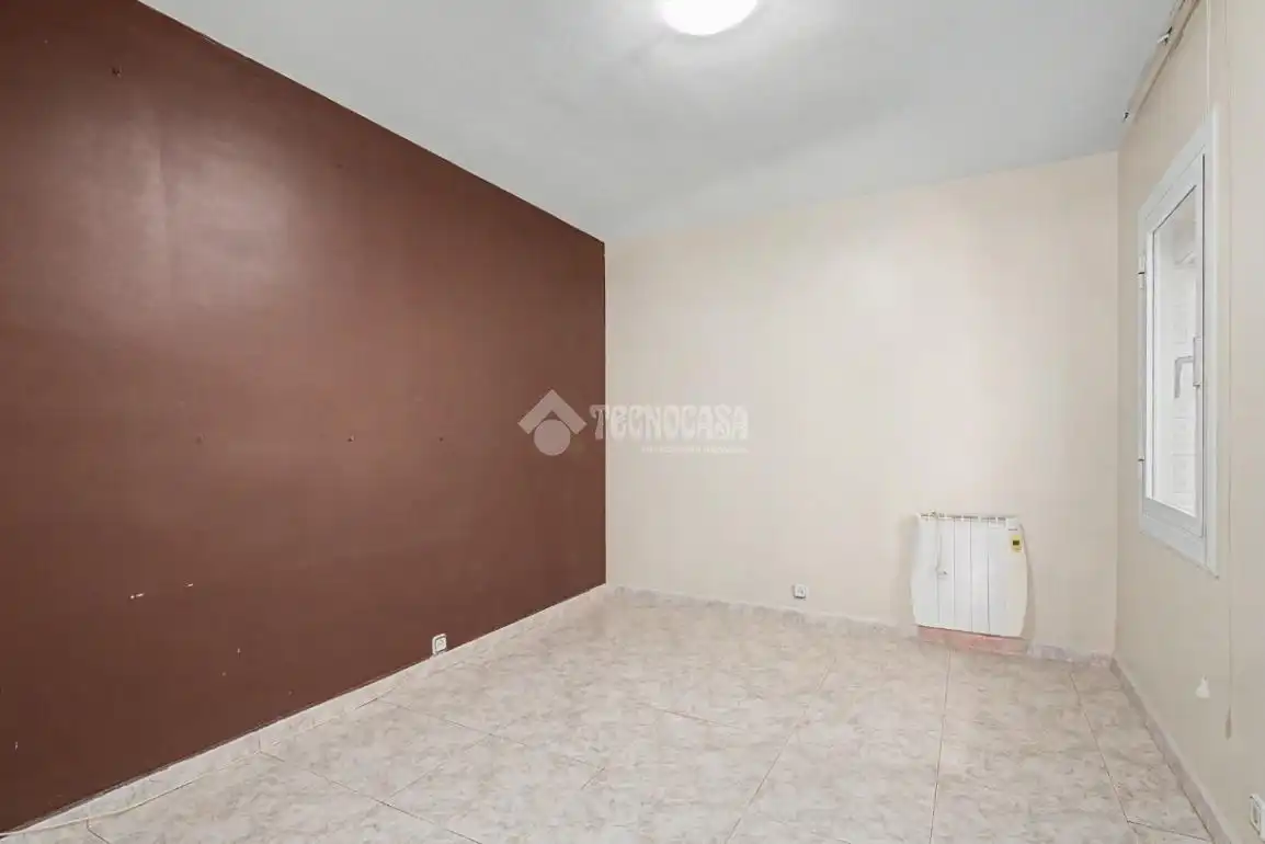 Habitación de Piso en venta en Cornellà de Llobregat con Aire acondicionado y Balcón