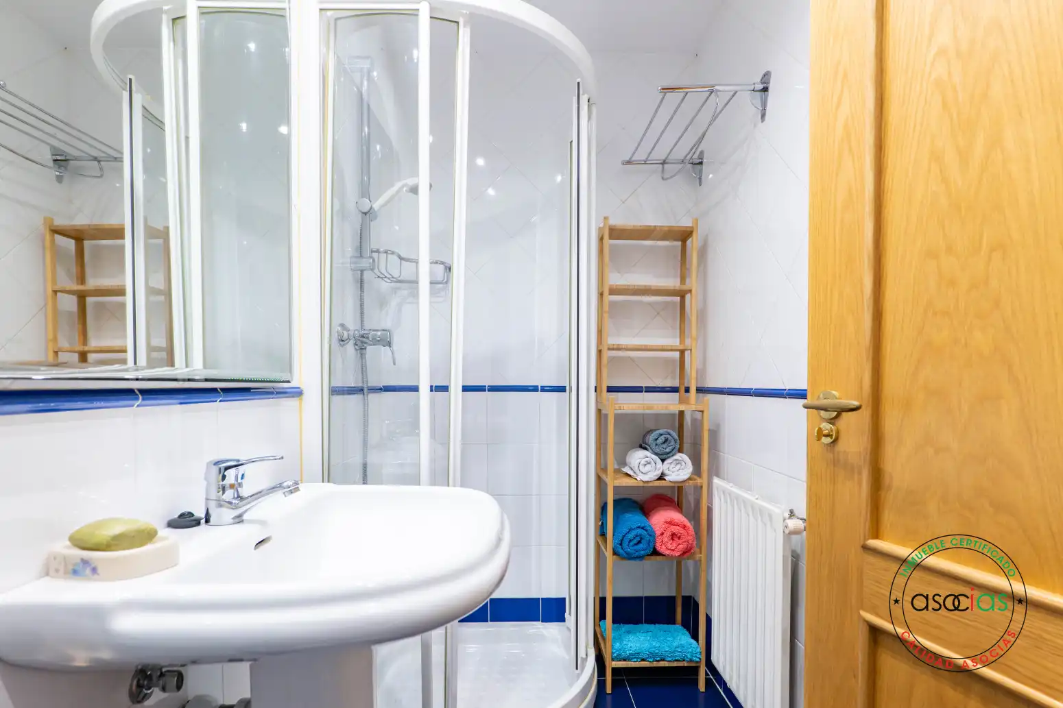 Baño de Piso en venta en Gijón  con Calefacción, Parquet y Trastero