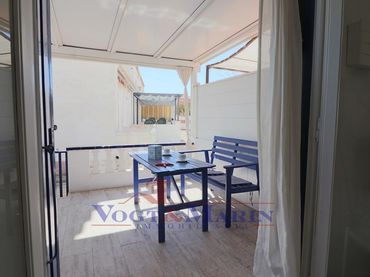 Casa bifamiliare con balcone in vendita a Carrer Sant Maurici-C