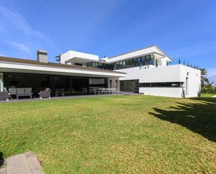 Vista exterior de Casa o xalet en venda en Las Palmas de Gran Canaria amb Aire condicionat, Calefacció i Jardí privat