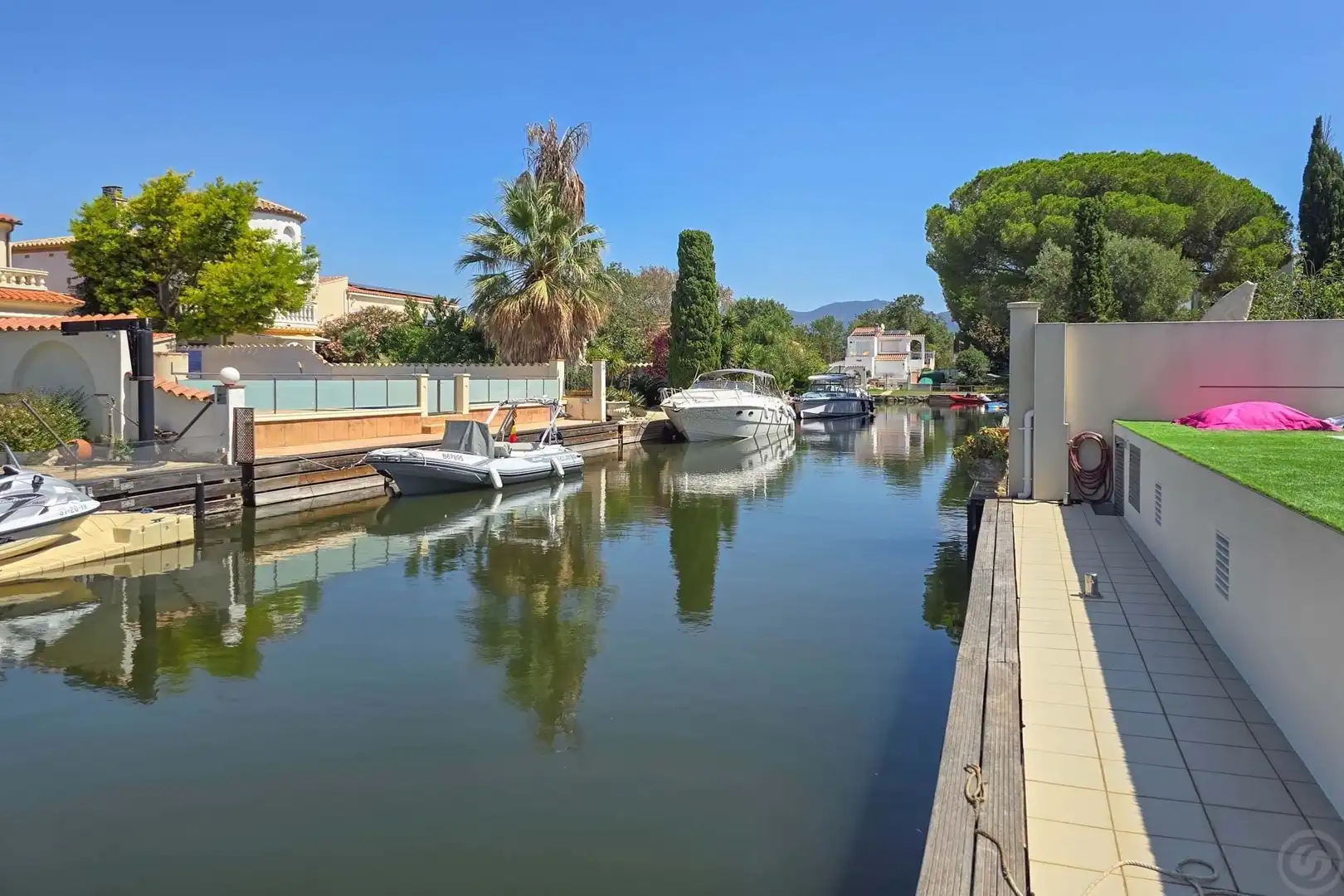 Vista exterior de Casa o chalet en venta en Empuriabrava con Aire acondicionado, Calefacción y Jardín privado