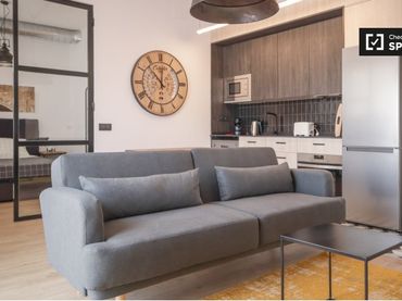 Appartamento con balcone in affitto a San Blas