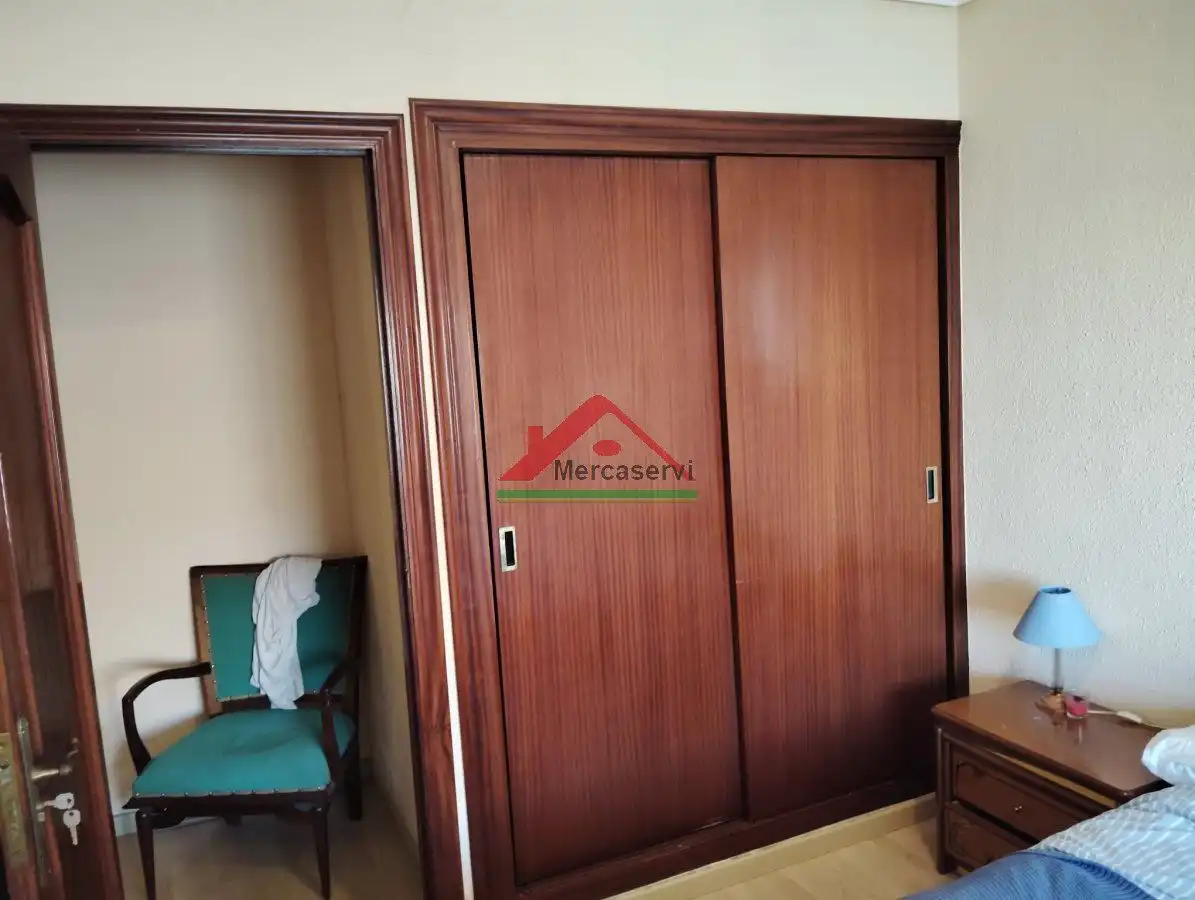 Dormitori de Casa o xalet en venda en San Rafael del Río amb Calefacció i Moblat