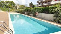 Swimming pool of Flat for sale in Salou  with Air Conditioner, Heating and Private garden