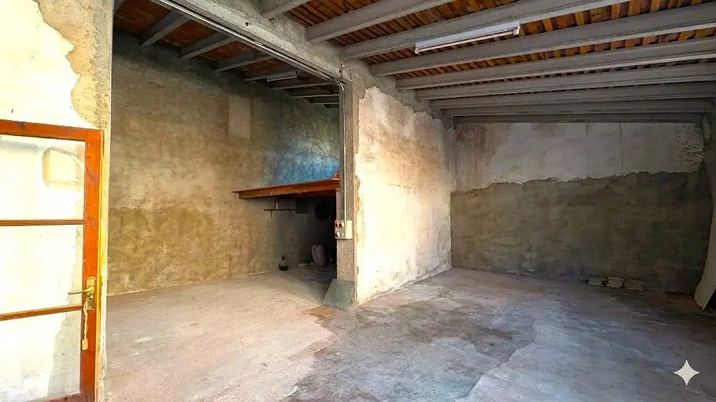 Casa adosada en venda en Besalú amb Terrassa i Balcó