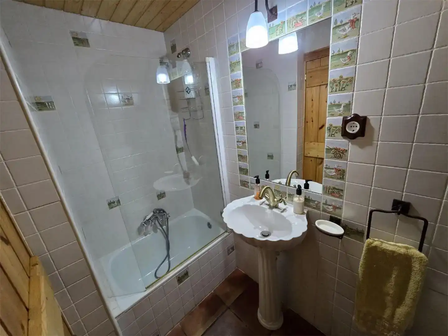 Bathroom of Flat for sale in Oleiros  with Private garden, Furnished and Balcony
