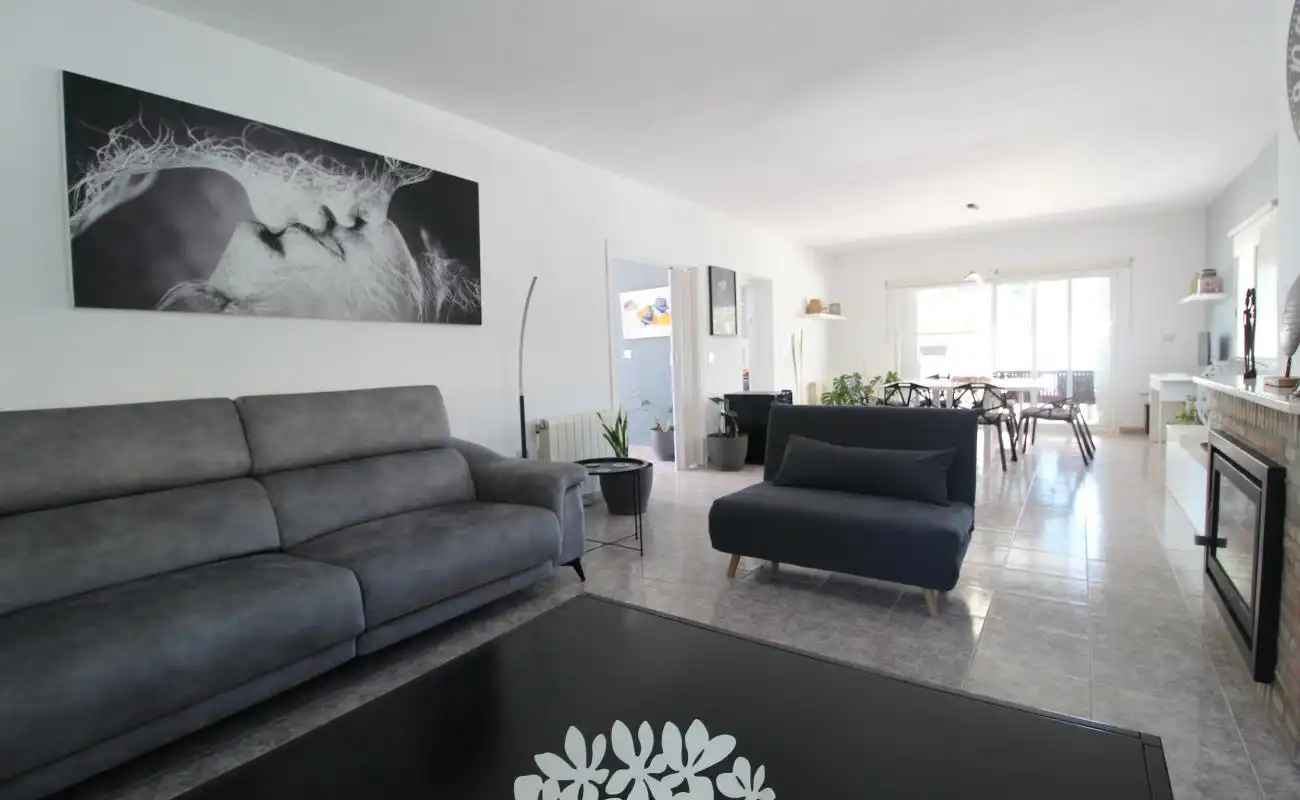 Sala de estar de Casa o chalet en venta en L'Eliana con Aire acondicionado, Calefacción y Jardín privado
