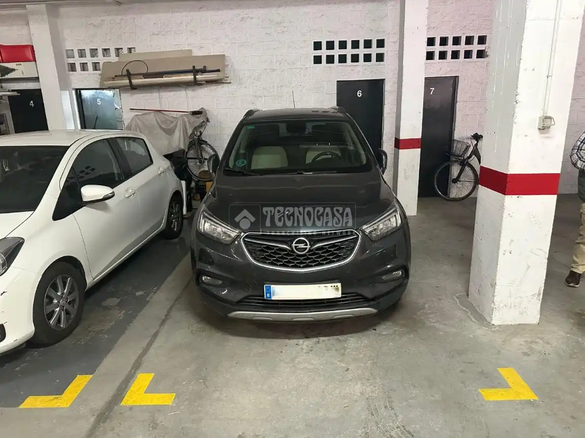 Parking de Casa adosada en venta en Málaga con Aire acondicionado, Terraza y Trastero