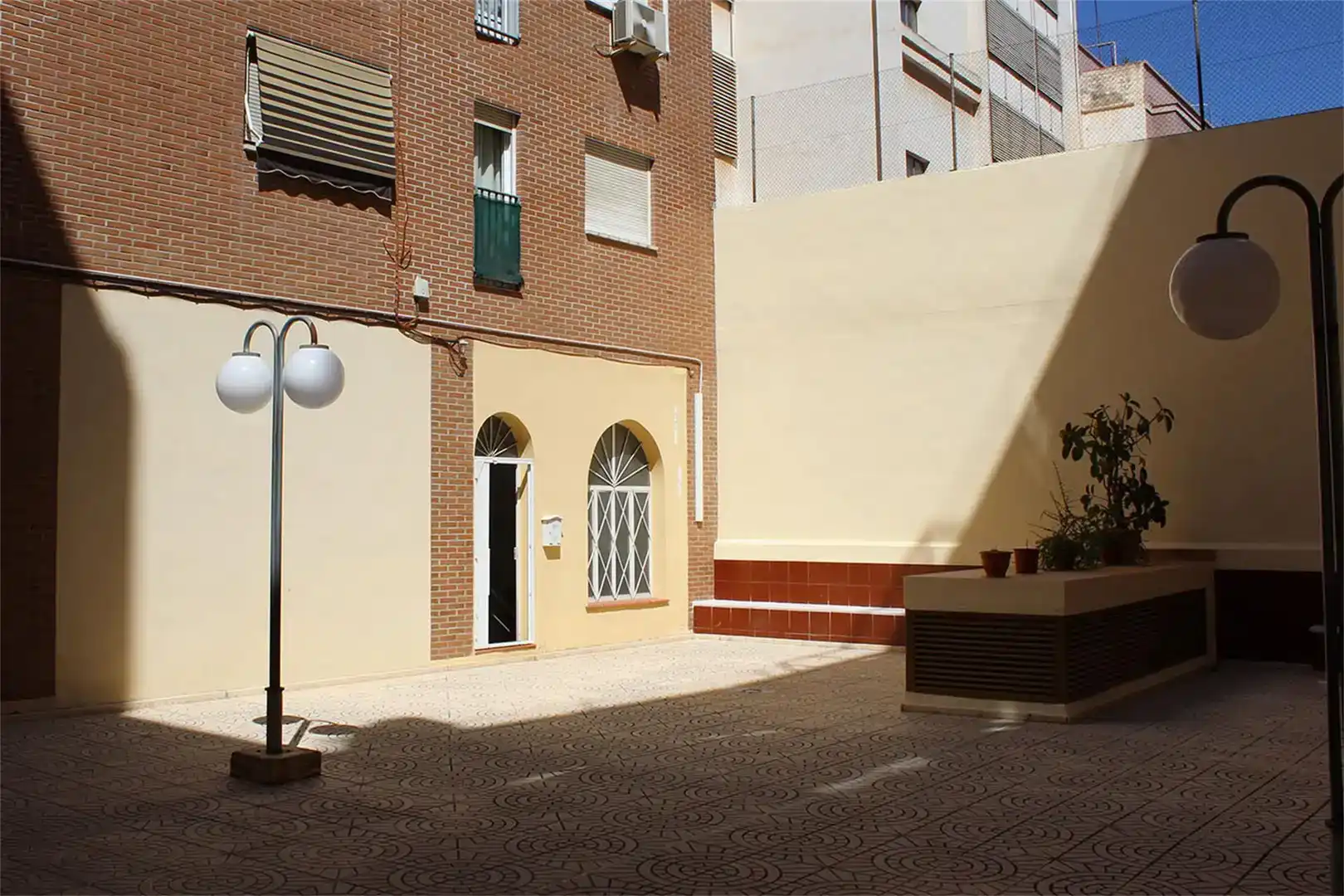 Vista exterior de Oficina en venta en Burjassot