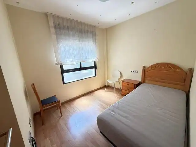 Habitación de Apartamento de alquiler en Murcia con Aire acondicionado, Calefacción y Parquet