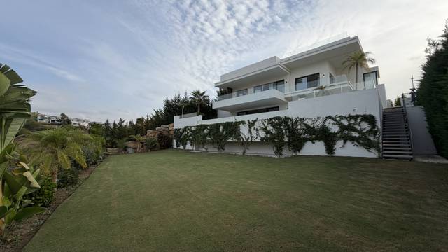 Casa-chalet en Alquiler en La Concha - Resina Golf